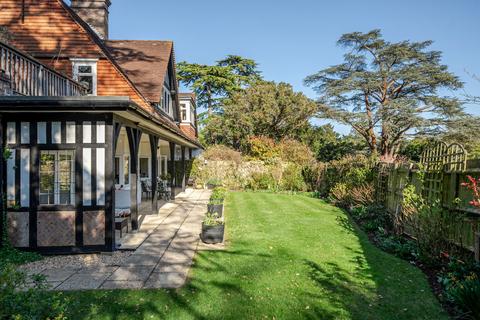 2 bedroom flat for sale, Burnhams Road, Little Bookham, KT23