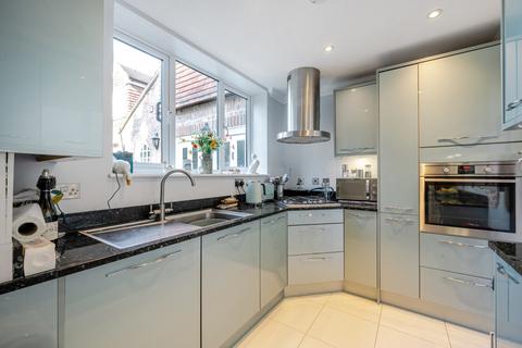 2 bedroom flat for sale, Burnhams Road, Little Bookham, KT23