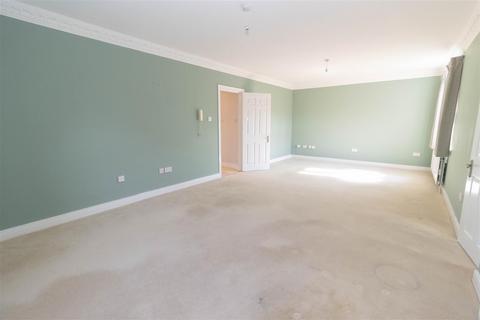 3 bedroom flat for sale, 16 Marlborough House, Holywell Avenue, Whitley Bay