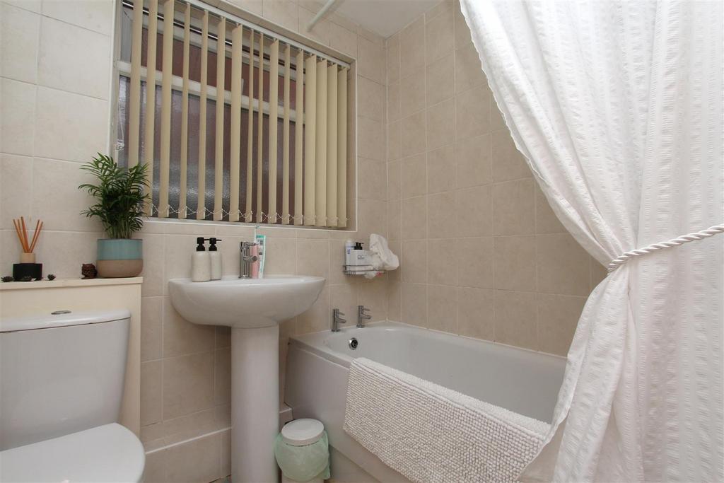 Bathroom.JPG