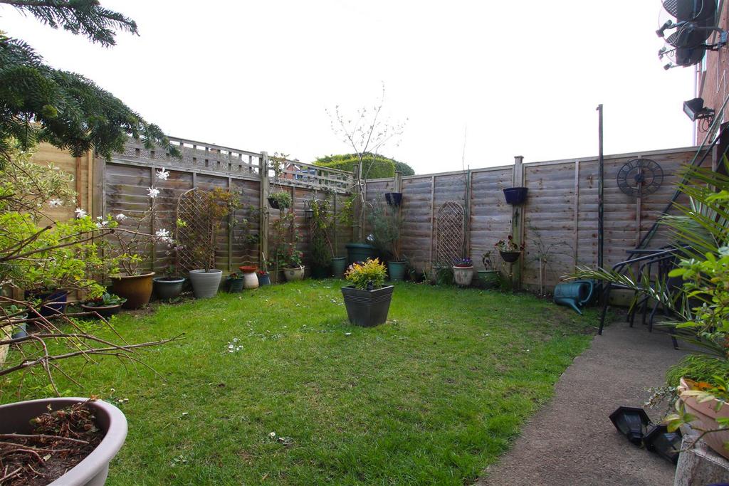 Rear garden 2.JPG
