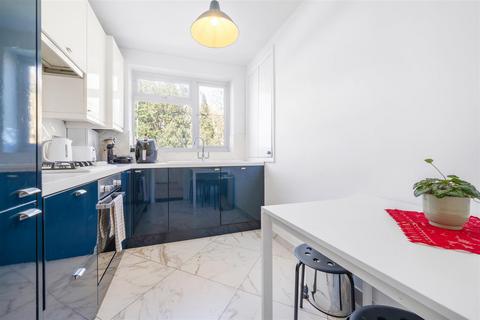 2 bedroom maisonette for sale, Abbots Park, London