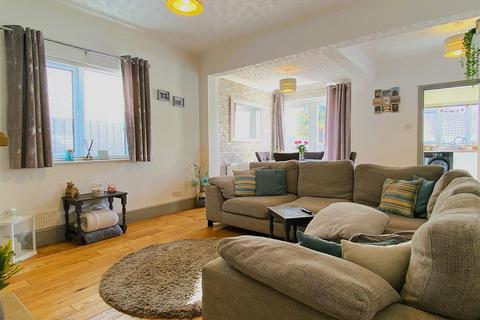 3 bedroom detached bungalow for sale, Fosse Way, Syston, Leicester