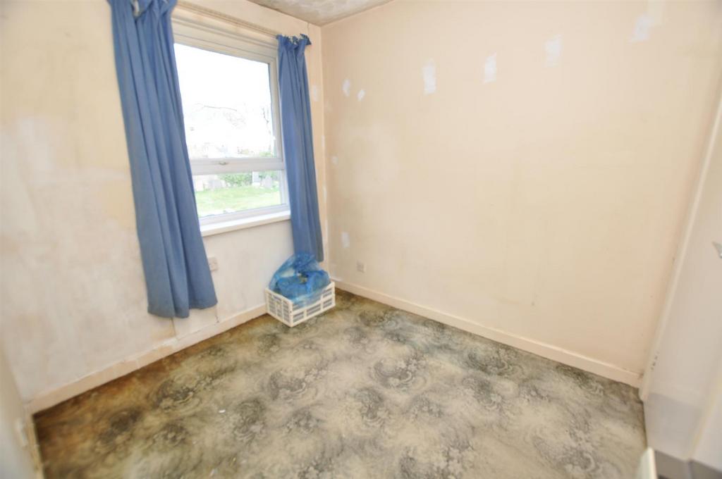 Rear bedroom 2