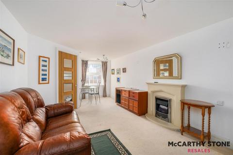 2 bedroom apartment for sale, Weighbridge Court, High Street, Ongar, Essex, CM5 9FD