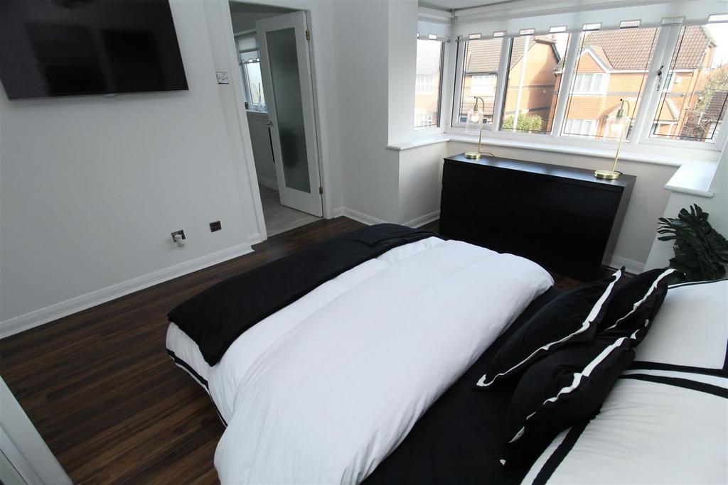 Bed1b.JPG