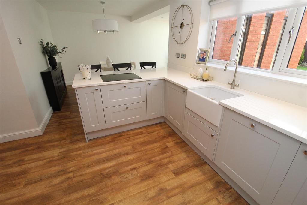 Kitchen3.JPG