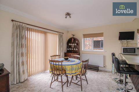 5 Shears Court, Waltham, Grimsby, DN37 0PF