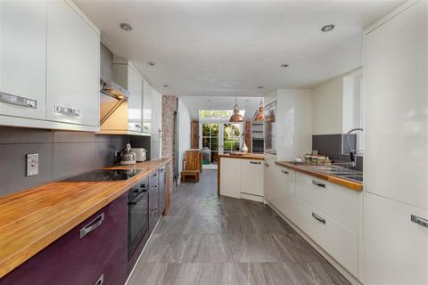 4 bedroom townhouse for sale, Coniscliffe Road, Darlington DL3