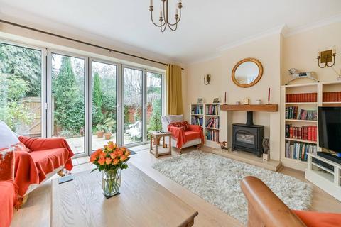 Flat 1, Fishery Lodge Avenue Road, Maidenhead, SL6 1UG