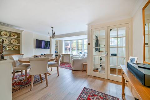 Flat 1, Fishery Lodge Avenue Road, Maidenhead, SL6 1UG