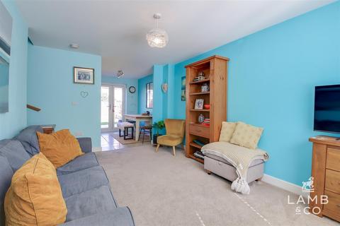 2 bedroom semi-detached house for sale, Cross Road, Clacton-On-Sea CO16
