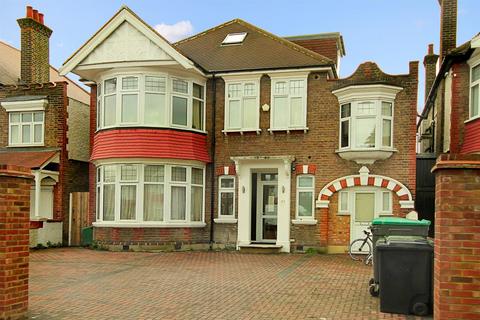 3 bedroom flat for sale, Gunnersbury Avenue, W5