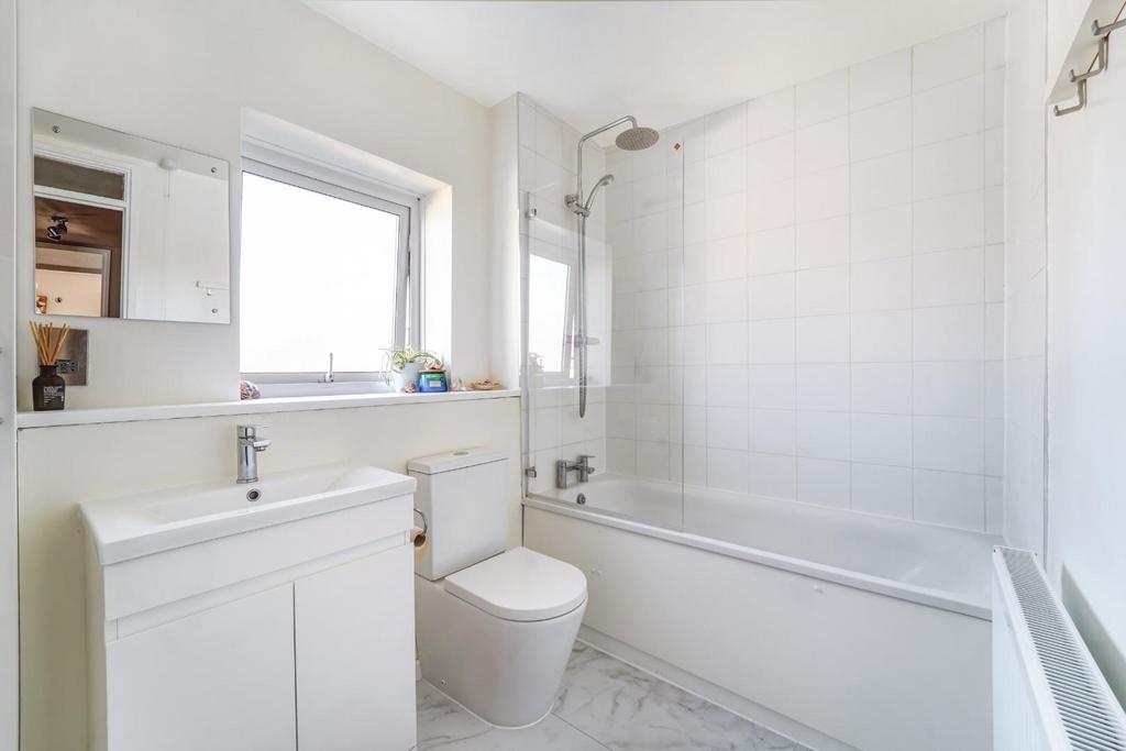 FLEETWOOD CLOSE (9).jpg