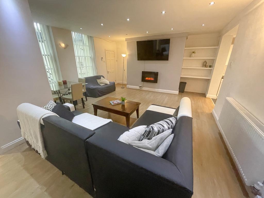 Flat 6, 31 Falkner