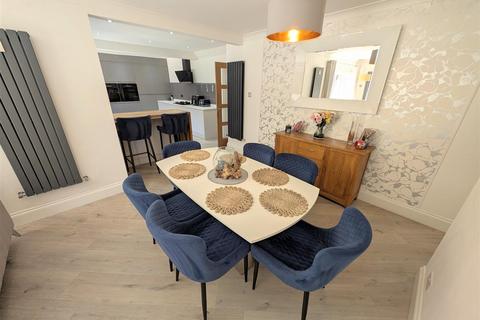 2 Alderley Close, Sandbach, CW11 1YX