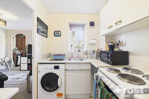 253 Redford Close, Feltham, TW13 4TG