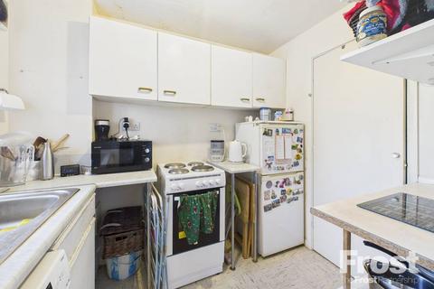 253 Redford Close, Feltham, TW13 4TG