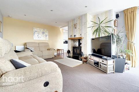 5 Cliff Drive, Warden, Sheerness, ME12 4PJ