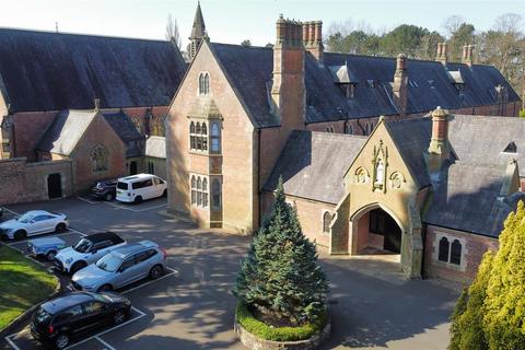 5 bedroom townhouse for sale, St. Clare's Court, Darlington