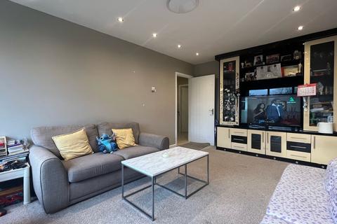 2 bedroom terraced house to rent, Farm Road, Hounslow, Greater London, TW4