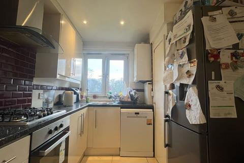 2 bedroom terraced house to rent, Farm Road, Hounslow, Greater London, TW4