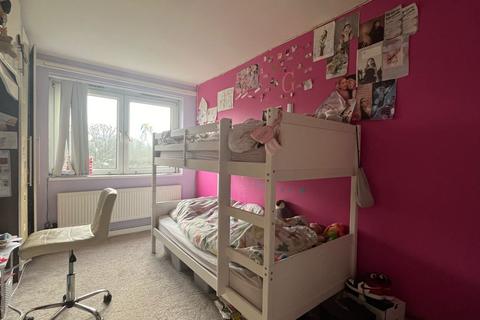 2 bedroom terraced house to rent, Farm Road, Hounslow, Greater London, TW4