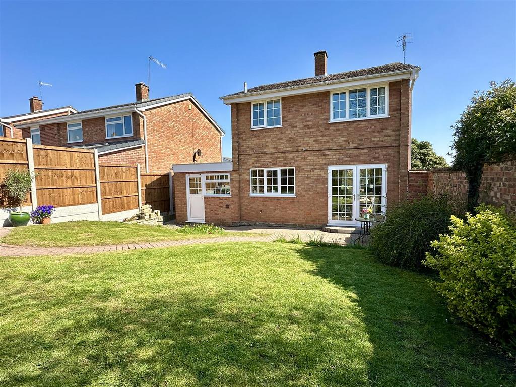 Garden to house