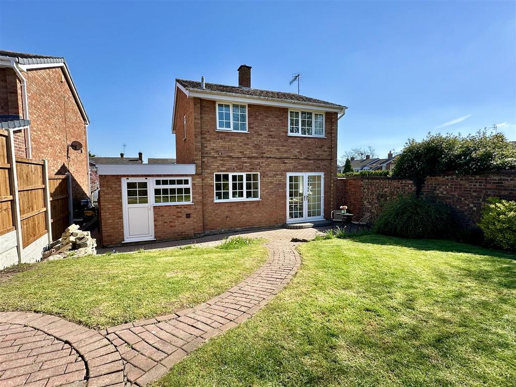 Garden to house