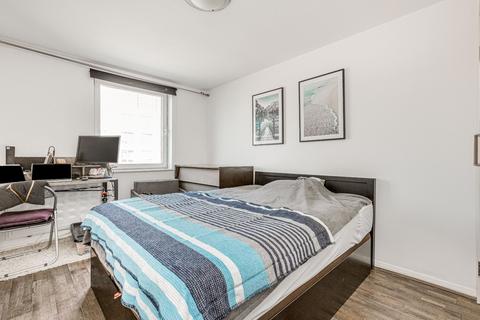 1 bedroom flat for sale, Mallard House, Station Court, London