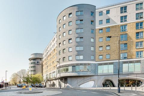 1 bedroom flat for sale, Mallard House, Station Court, London