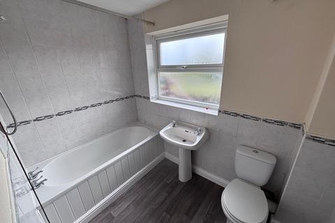 2 bedroom flat to rent, Hugh Gardens, Newcastle upon Tyne NE4