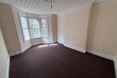 2 bedroom flat to rent, Hugh Gardens, Newcastle upon Tyne NE4