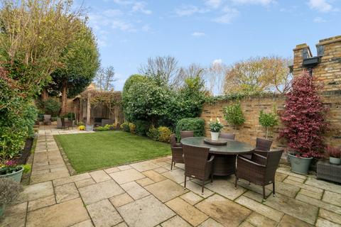 undefined, Baronsmead Road, Barnes, London
