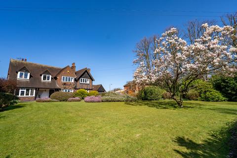 4 bedroom detached house for sale, Field House, 184 Derby Road, Ilkeston DE7 5FB