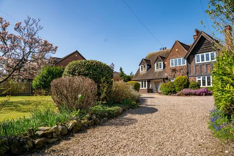 4 bedroom detached house for sale, Field House, 184 Derby Road, Ilkeston DE7 5FB