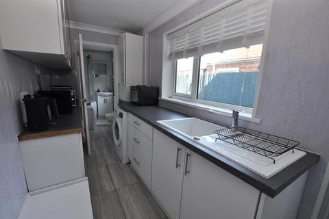 24 Woods Lane, Burton-on-trent, DE15 9EE