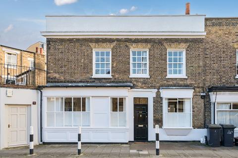 62 Walcot Square, London, SE11 4TZ