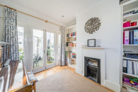 62 Walcot Square, London, SE11 4TZ