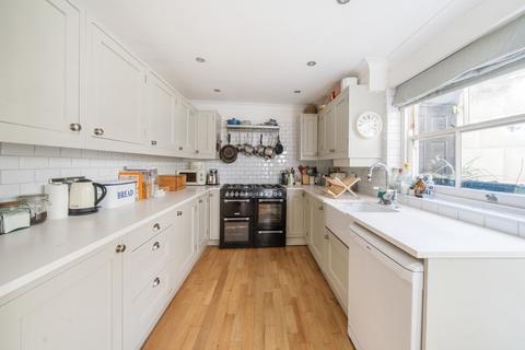 62 Walcot Square, London, SE11 4TZ