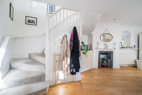 62 Walcot Square, London, SE11 4TZ