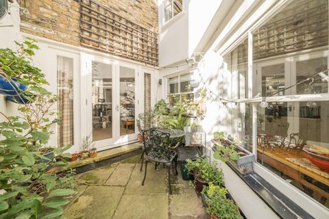62 Walcot Square, London, SE11 4TZ