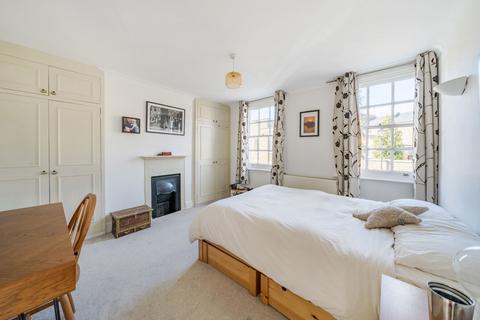 62 Walcot Square, London, SE11 4TZ
