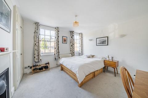 62 Walcot Square, London, SE11 4TZ