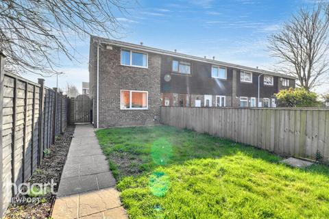 2 bedroom end of terrace house for sale, Hawksworth Grove, Newport