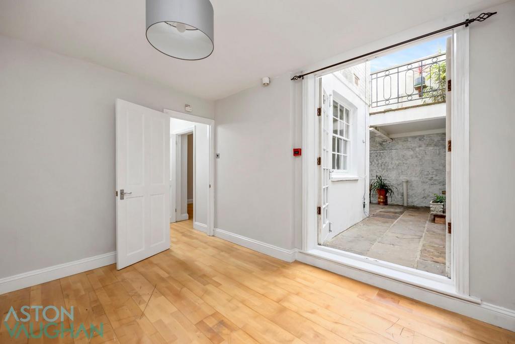 Arundel Place LGF-002.JPG