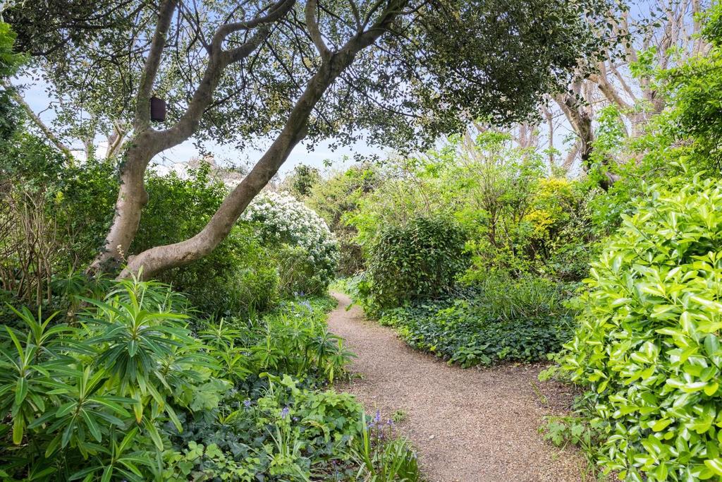 Sussex Square Garden - 020.jpg