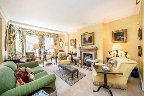 Cheyne Court, London SW3