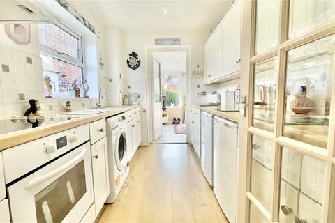 10 Cambrian Road, Wirral, CH46 5NR