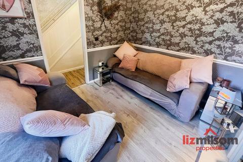 2 bedroom semi-detached house for sale, Durham Close, Swadlincote DE11